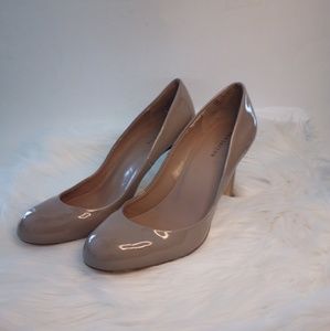 Women's Ann Taylor heels size 9